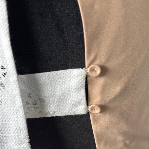 Tres Chic and Unique Vivian Dress NWOT - the back is gorgeous and flirtatious - Picture 12 of 17